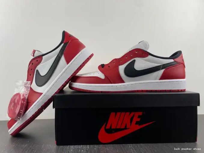Rep LUCY Air Retro Low Jordan 705329-600 Chicago 1 0526